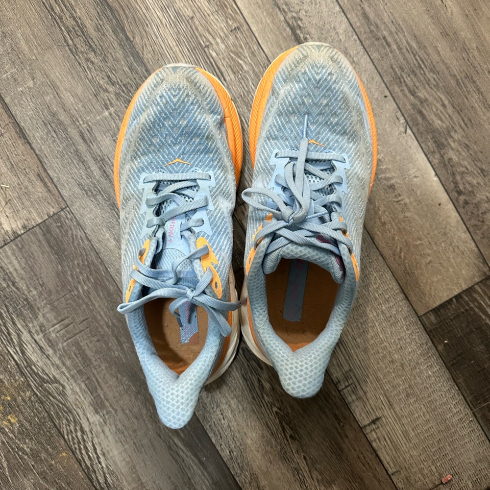 Hokas